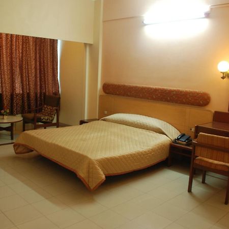 Hotel Raviraj Pune Luaran gambar