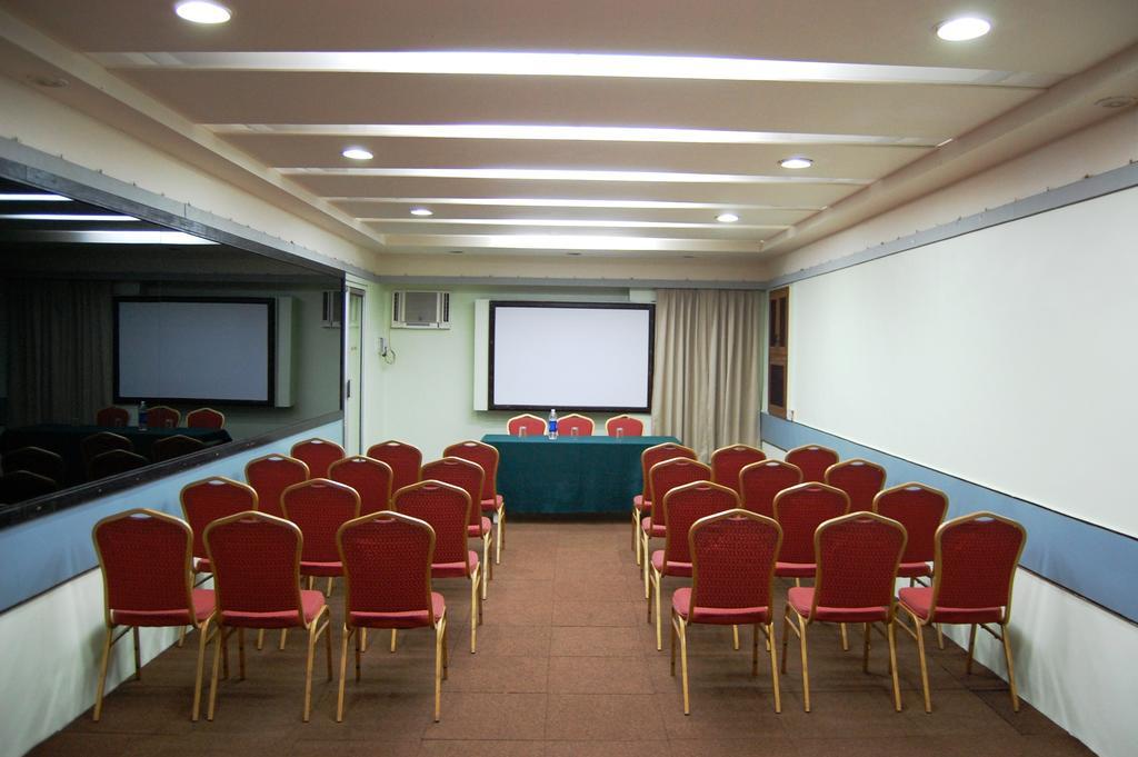 Hotel Raviraj Pune Luaran gambar