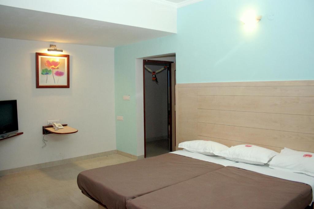 Hotel Raviraj Pune Luaran gambar