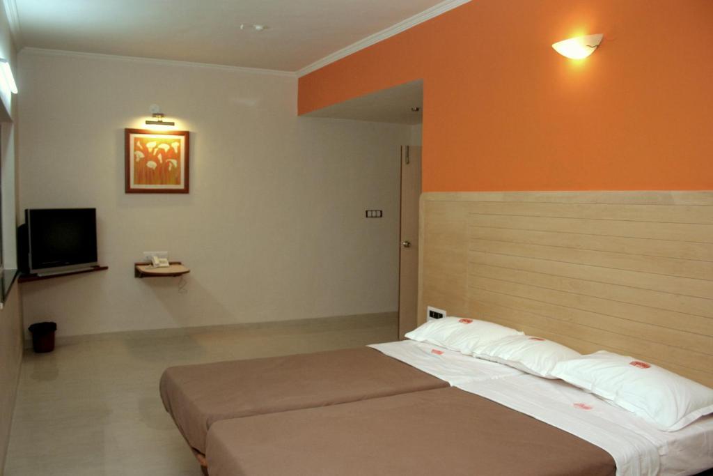 Hotel Raviraj Pune Luaran gambar