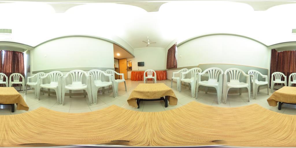 Hotel Raviraj Pune Luaran gambar