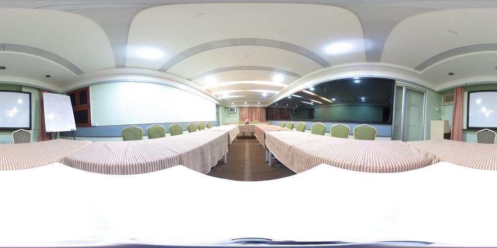 Hotel Raviraj Pune Luaran gambar
