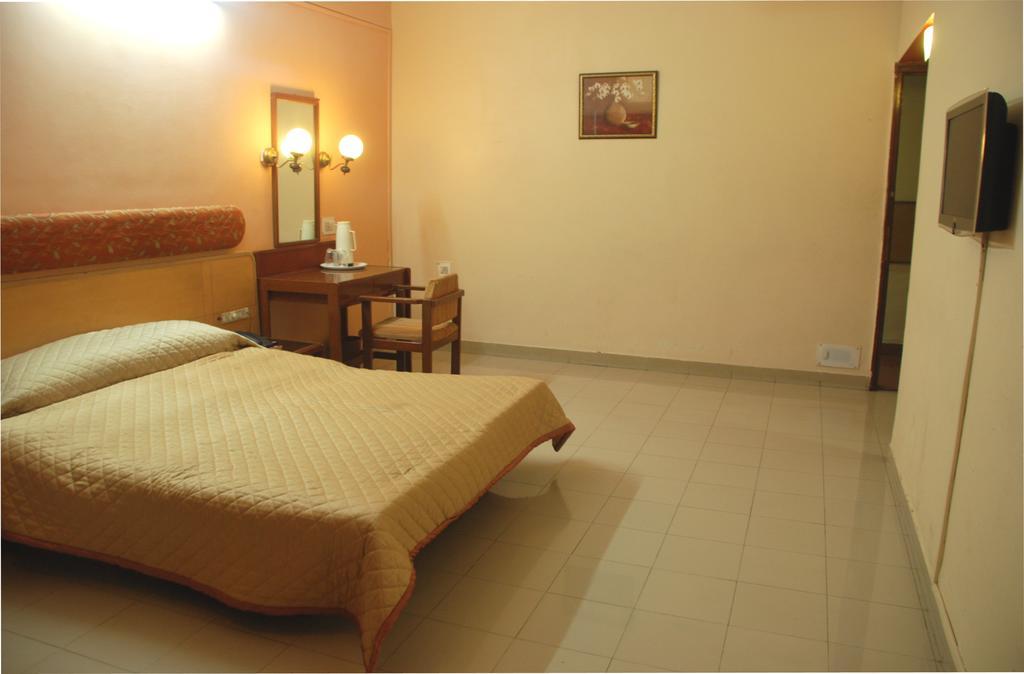Hotel Raviraj Pune Luaran gambar