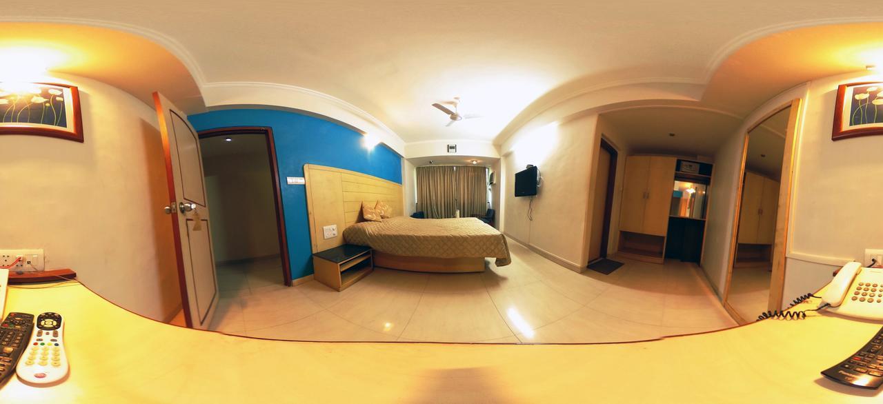 Hotel Raviraj Pune Luaran gambar