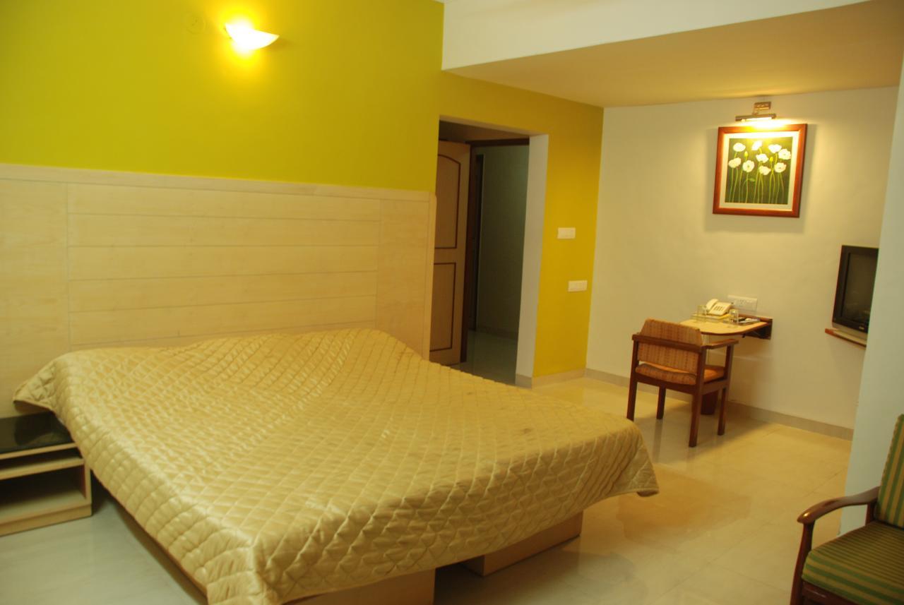 Hotel Raviraj Pune Luaran gambar